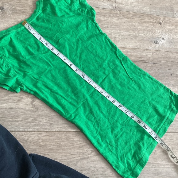 ST PATRICKS DAY LUCKY TEE shamrock clover Irish kiss me XS - Picture 5 of 5